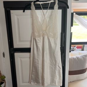 Victoria’s Secret Slip Nighty sz L Ivory